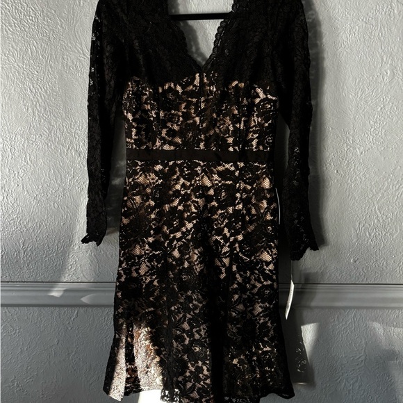 Maggy London | lace overlay | long sleeve | lined | midi | v neck dress | 6 - Picture 1 of 12